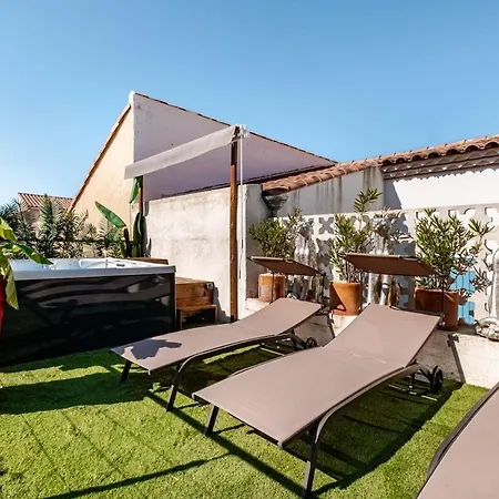 Le Tropical Nyaraló