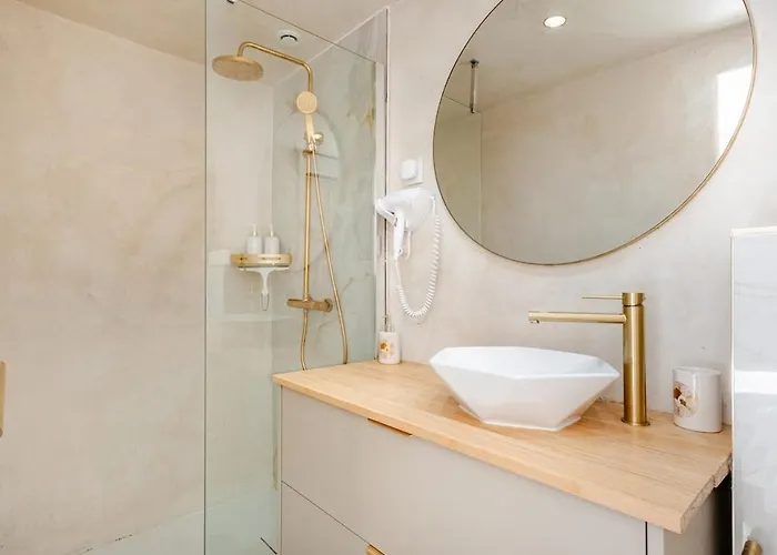 Le Tropical * ル・グロー・デュ・ロワ